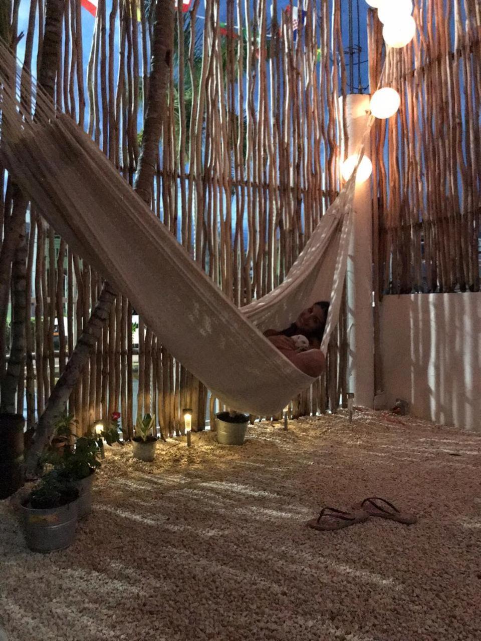 Hostels On The Road Playa del Carmen Exterior photo